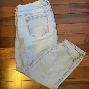 Torrid light wash, cropped jeggings
